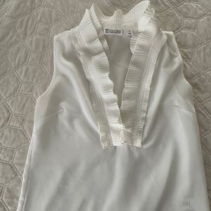 Sleeveless dress shirt